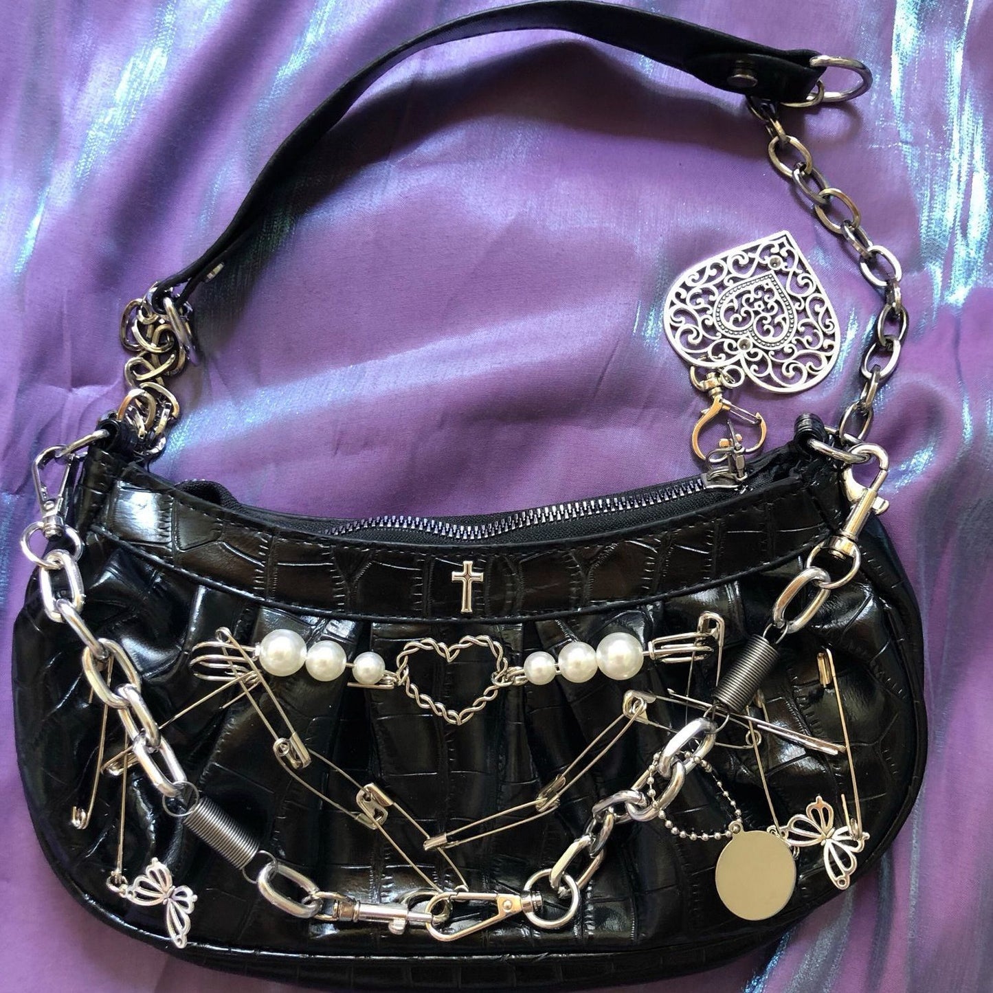 Shoulder Bag Women Vintage Cross Clip Pearl Chain Goth Bag Pleated Dumplings Handbag for Woman